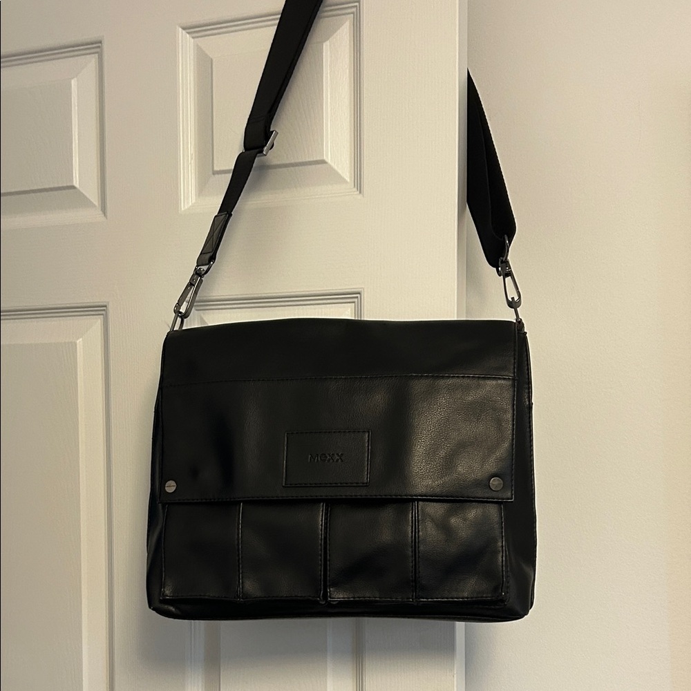 Mexx Black Leather Messenger Bag